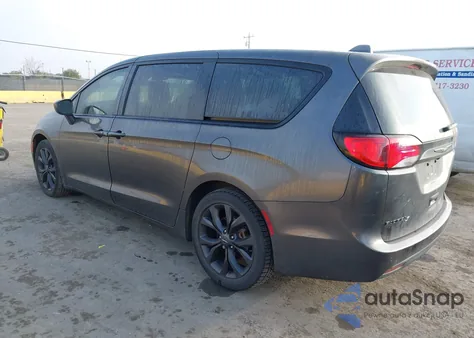 2018 Chrysler Pacifica Touring Plus z USA, uszkodzony, nr VIN 2C4RC1FG5JR316719